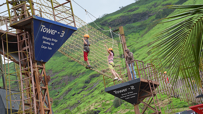 Experience High Rope Challenge Course at Della